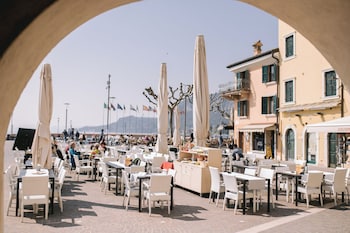 casa cavour garda