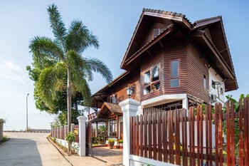 mekong riverside villa