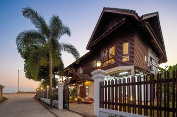 mekong riverside villa
