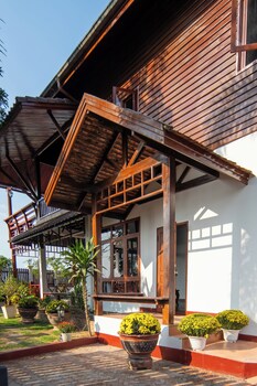 mekong riverside villa