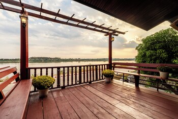 mekong riverside villa