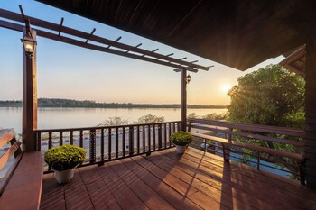 mekong riverside villa