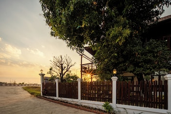 mekong riverside villa