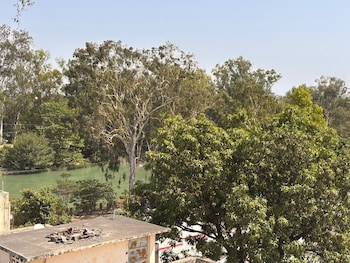 hotel gorli heritage