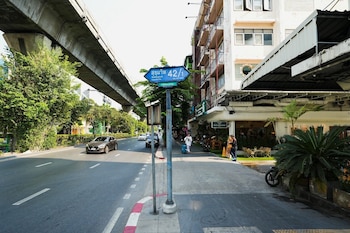 sleep pop ekkamai 42