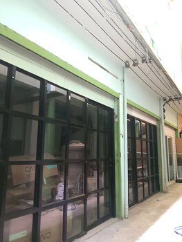 Bob House Khaosan,,2 star