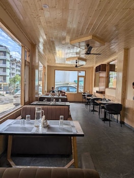 the glacier inn by modis