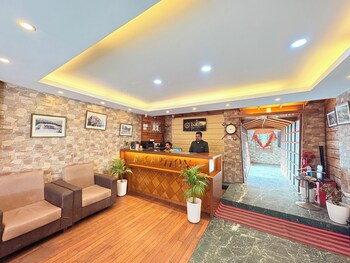 aristocrat darjeeling near gandhi rd