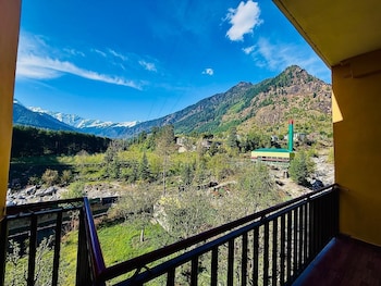 The Manrals Resort,,2 star