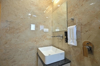 hotel sai leela inn ranchi railway st