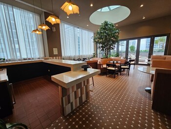 rs suites miami world center