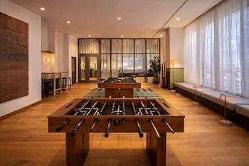 rs suites miami world center