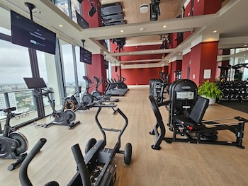 rs suites miami world center