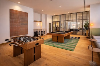 rs suites miami world center