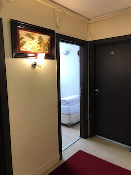 ari otel