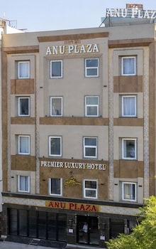 anu plaza 5mins from connaught place