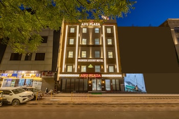 anu plaza 5mins from connaught place