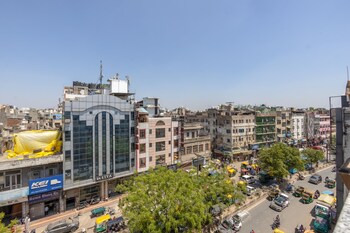 anu plaza 5mins from connaught place