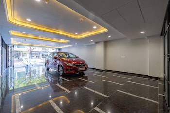 anu plaza 5mins from connaught place