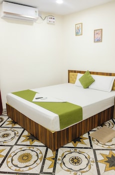 Hotel Atrangi Waves Near Golden Beach,,2 star