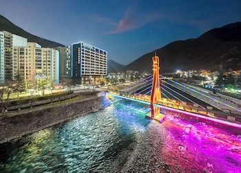 novotel jiuzhaigou opening soon