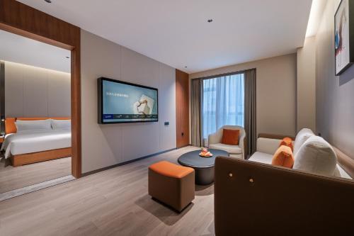 novotel jiuzhaigou opening soon