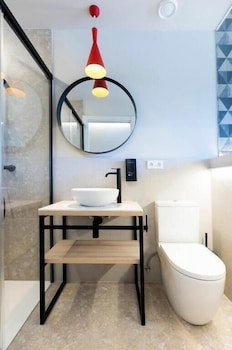 Urbaia Rooms,,2 star