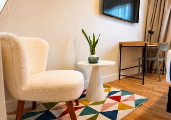los patios de julia by dot boutique