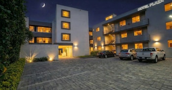 Hotel Plaza,,3 star