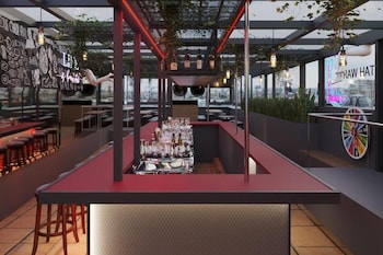 straw hat hostel and rooftop bar cdmx