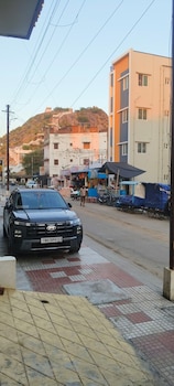 kandhaguru residency