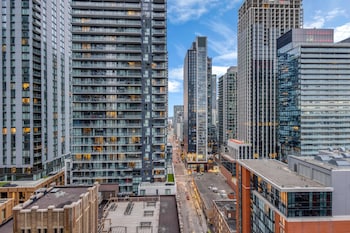 downtown toronto hotel and suites