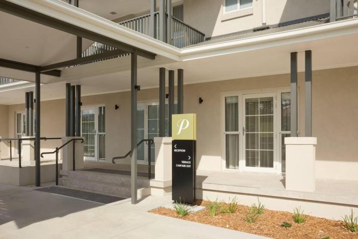 plumes by ch boutique and apartments an ascend collection hotel
