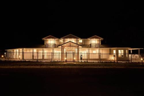 plumes by ch boutique and apartments an ascend collection hotel