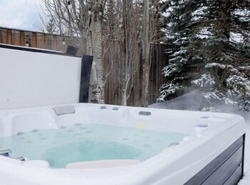 Arbour Crest By Grenadier Luxury Suites,,2 star