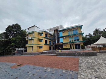 petrose business hotel