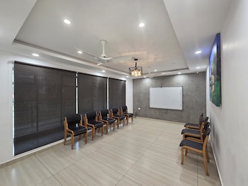 Petrose Business Hotel,,3 star