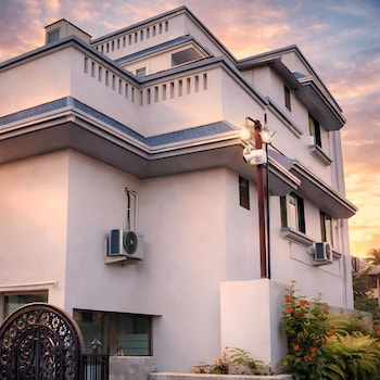 hotel vyankatesh inn