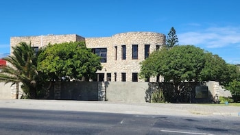 stonehouse on main