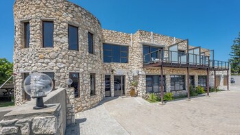 stonehouse on main