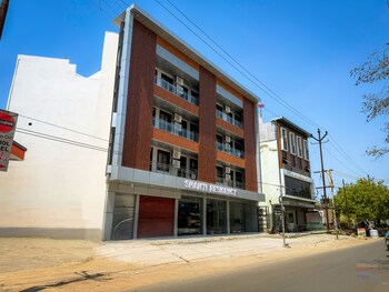 hotel shanti residency vrindavan