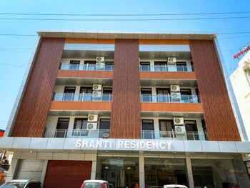 hotel shanti residency vrindavan