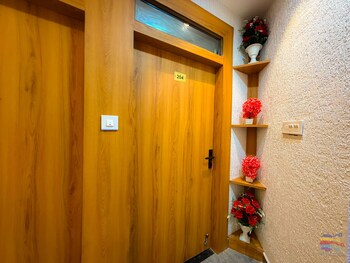 hotel shanti residency vrindavan
