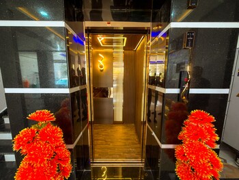 hotel shanti residency vrindavan