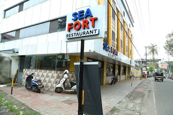 hotel fort malabar near ernakulam town north railway station