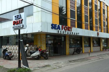 hotel fort malabar near ernakulam town north railway station