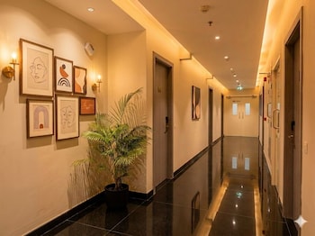 iva premium aerocity