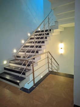 avr hotel