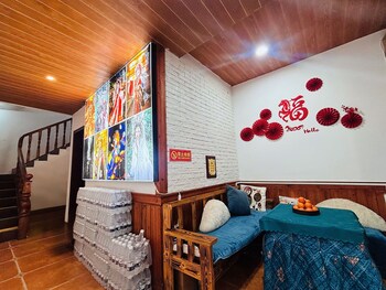Fenghuang Meomory Riverview Inn,,3 star
