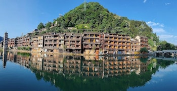 Fenghuang Meomory Riverview Inn,,3 star